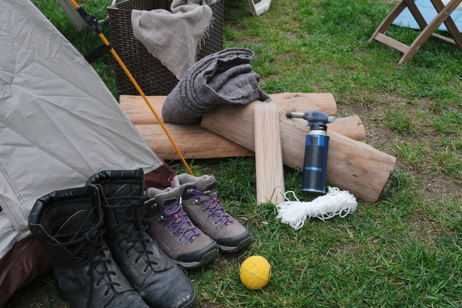 firewood lighter and hiking accessories on green 2026 01 11 11 01 59 utc - Camping Check