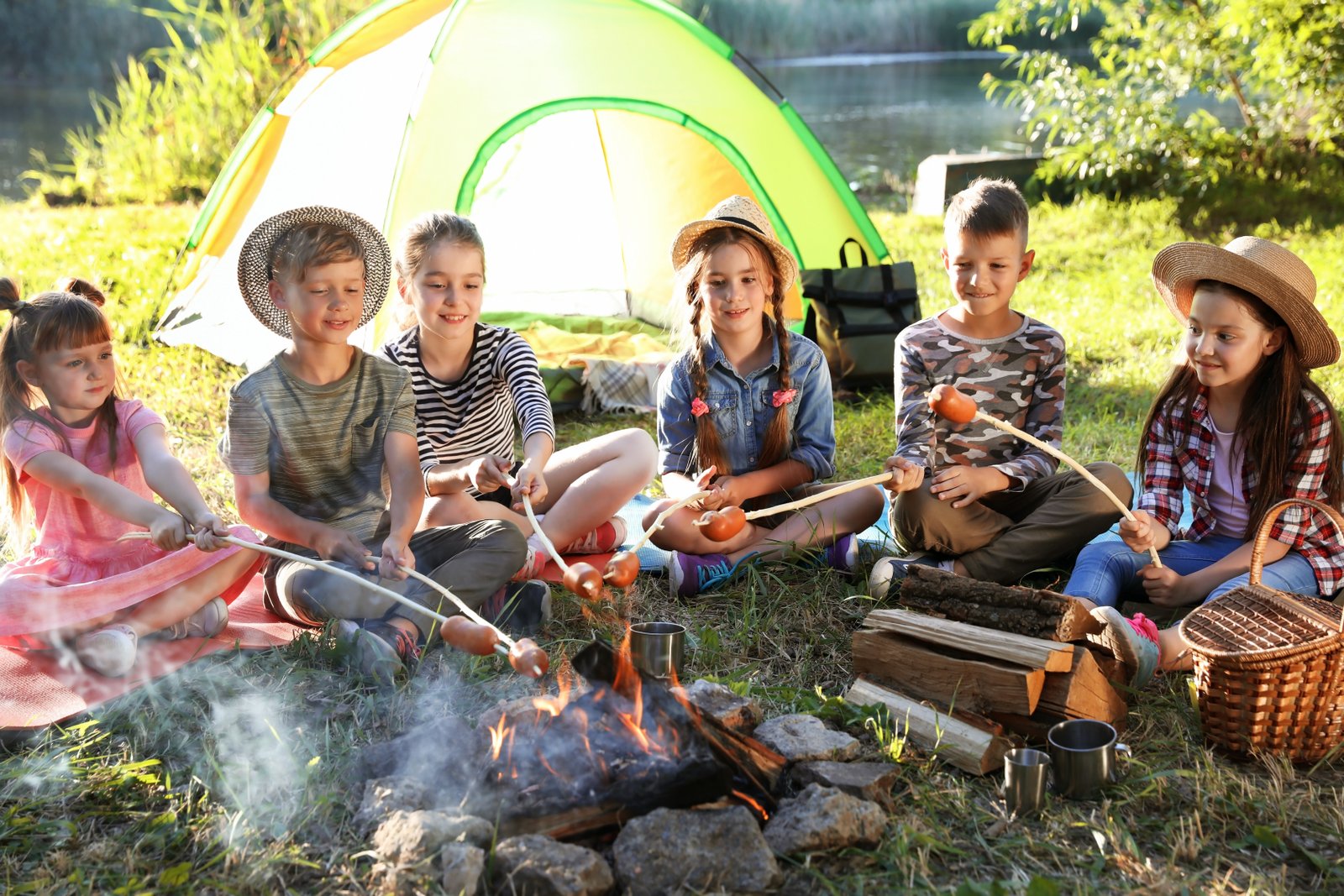 little children frying sausages on bonfire summer 2026 03 05 11 39 08 utc - Camping Check