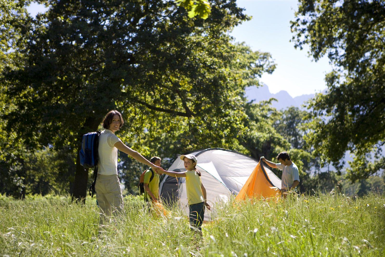 family setting up tent in field 2026 01 11 08 06 58 utc - Camping Check