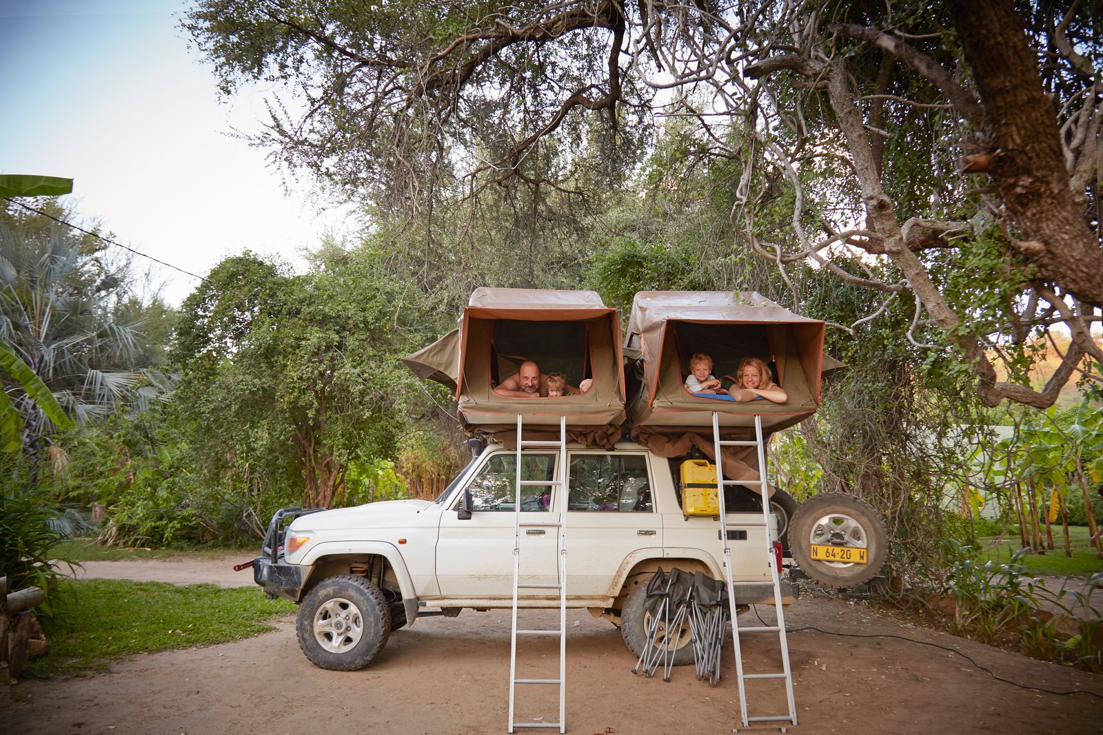family in sleeping tents on top of off road vehicl 2026 03 25 01 21 59 utc - Camping Check