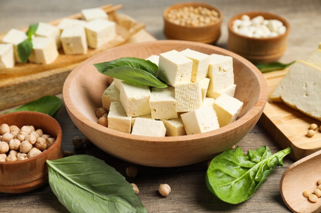 Pflanzliche Rezepte für Outdoor-Abenteuer: 10 energiereiche Ideen für nachhaltiges Camping 1 Traditional component of Asian cuisine - Tofu, bean curd