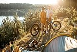 Das ultimative Camping-Abenteuer: Mit E-Bike und Fahrrad-Wohnwagen unterwegs
