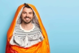 Kunstfaserschlafsäcke im Test: Die wärmsten Modelle im Vergleich