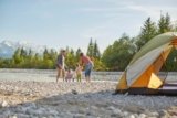 Sicherheit beim Camping am Wasser: Wie man vor Strömungen und anderen Gefahren in wilden Gewässern schützt